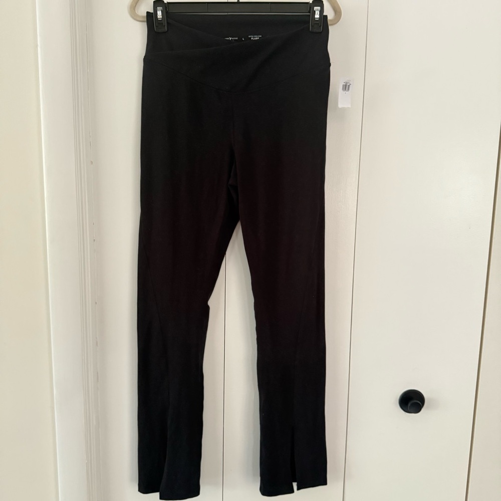 Old Navy Active Split Hem - image 1